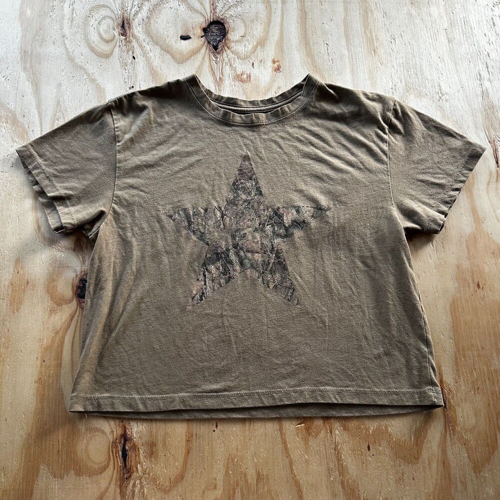 Vintage Threadz Cropped Camo Star Graphic Tee - Size XS